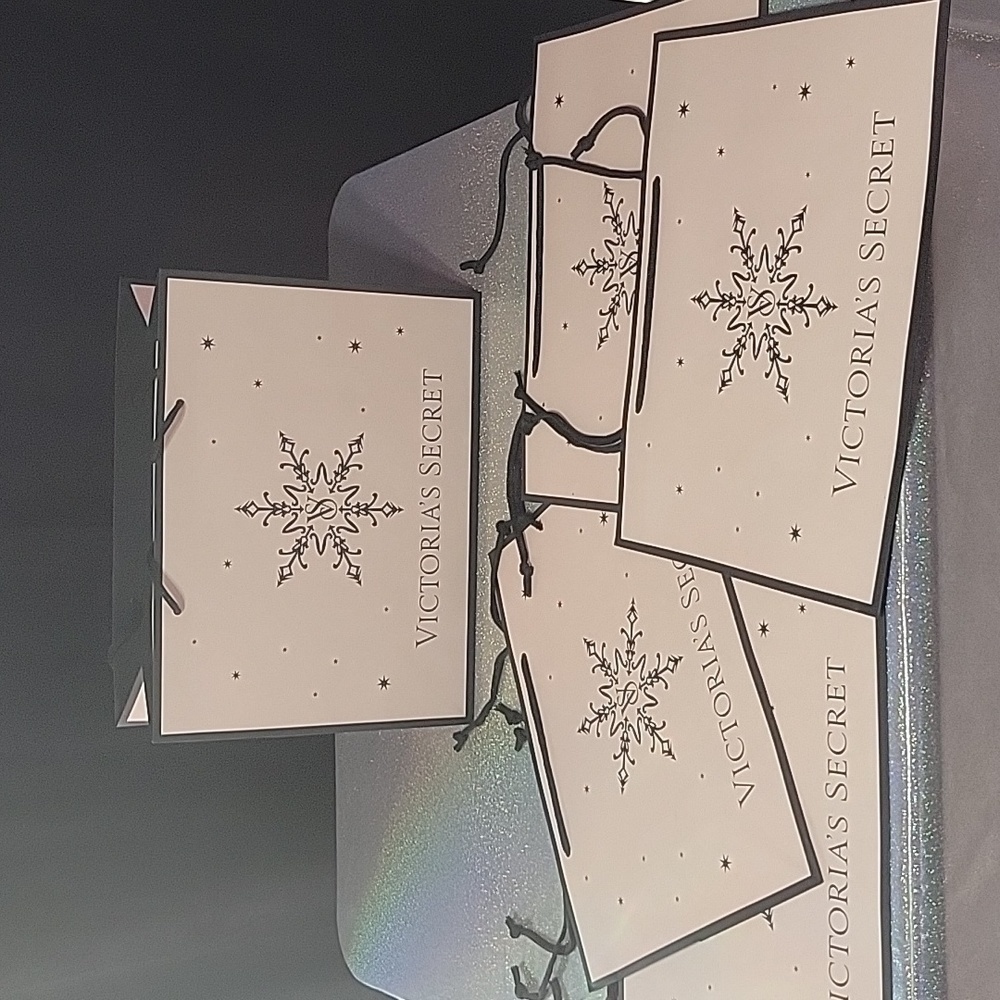 VS Holiday Snowflake Pink Shopping Gift Bag Bundle of 5